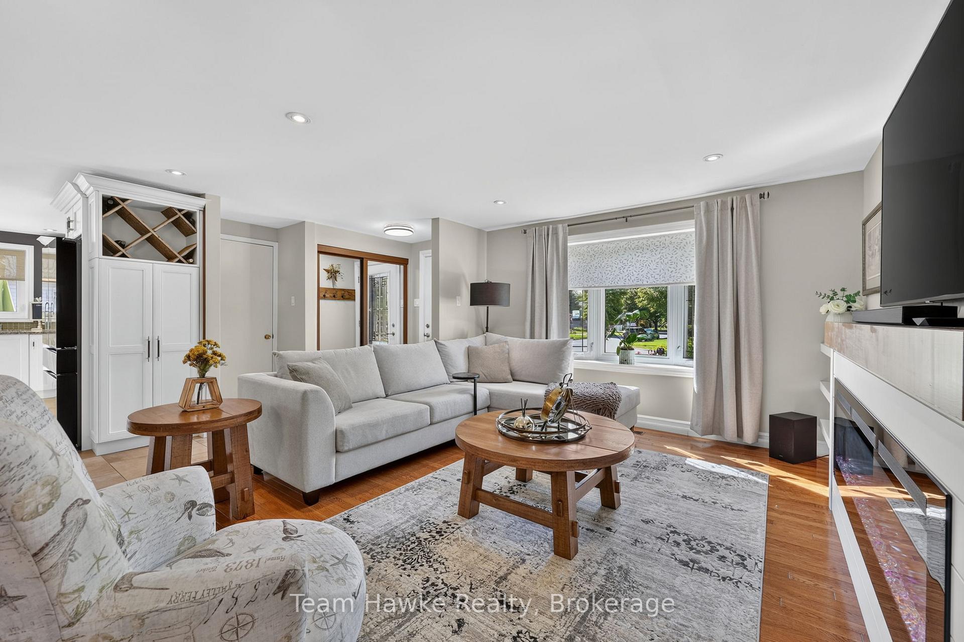 Photo 12 of 400 Galloway Boulevard, Midland — HOMEH