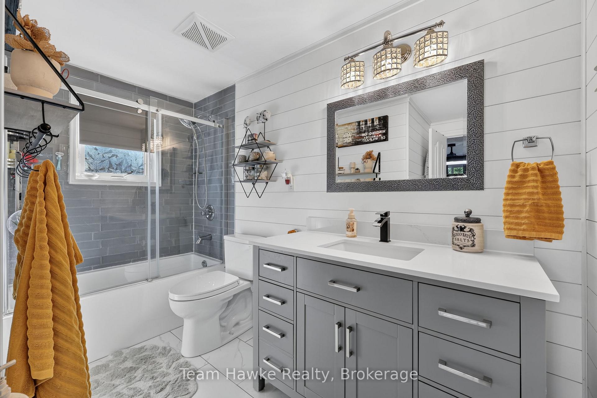 Photo 20 of 400 Galloway Boulevard, Midland — HOMEH