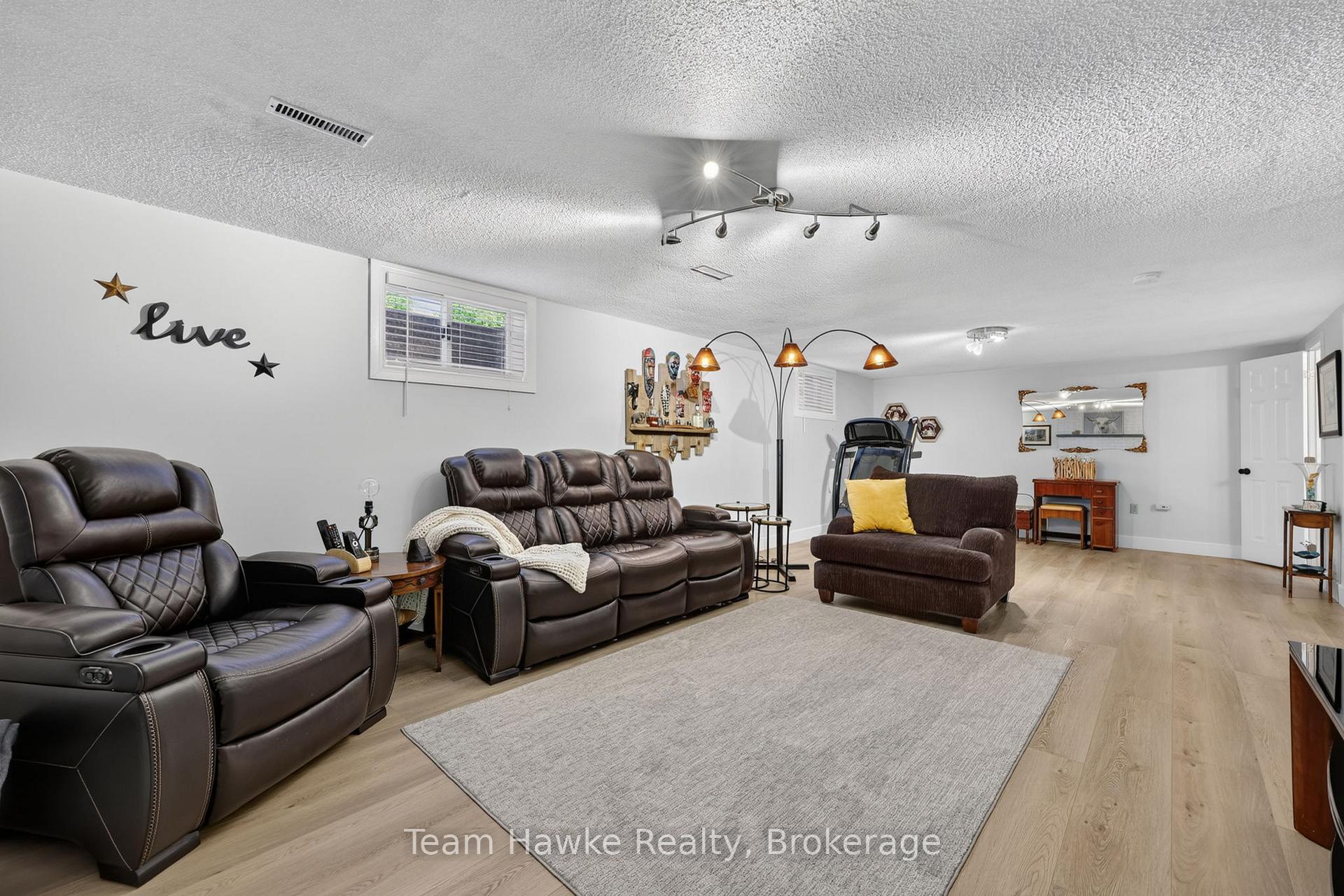Photo 23 of 400 Galloway Boulevard, Midland — HOMEH