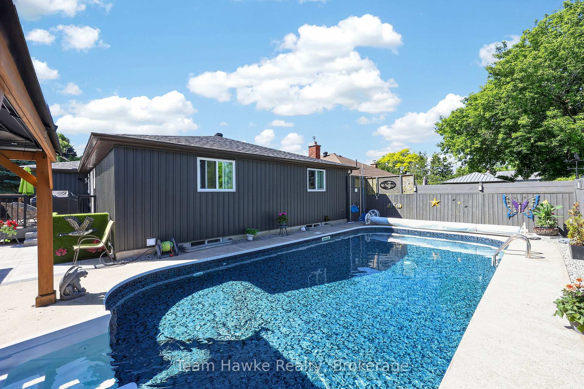 Photo 36 of 400 Galloway Boulevard, Midland — HOMEH