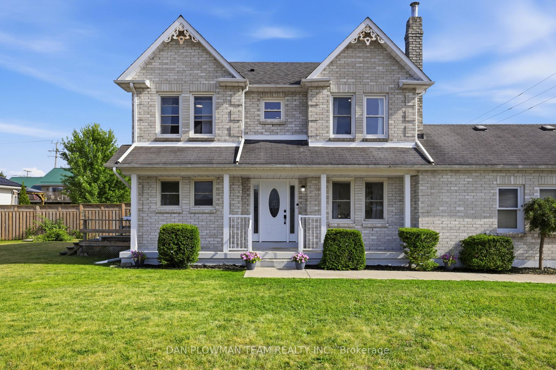 Front of 7 Spruce Street