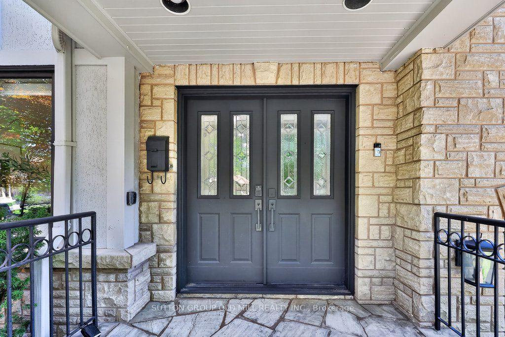Photo 2 of 51 Princeton Road, Etobicoke, Kingsway South — HOMEH