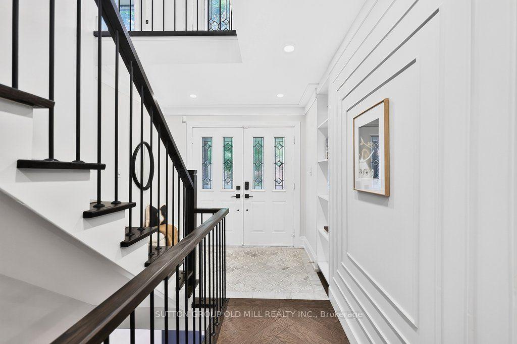 Photo 3 of 51 Princeton Road, Etobicoke, Kingsway South — HOMEH