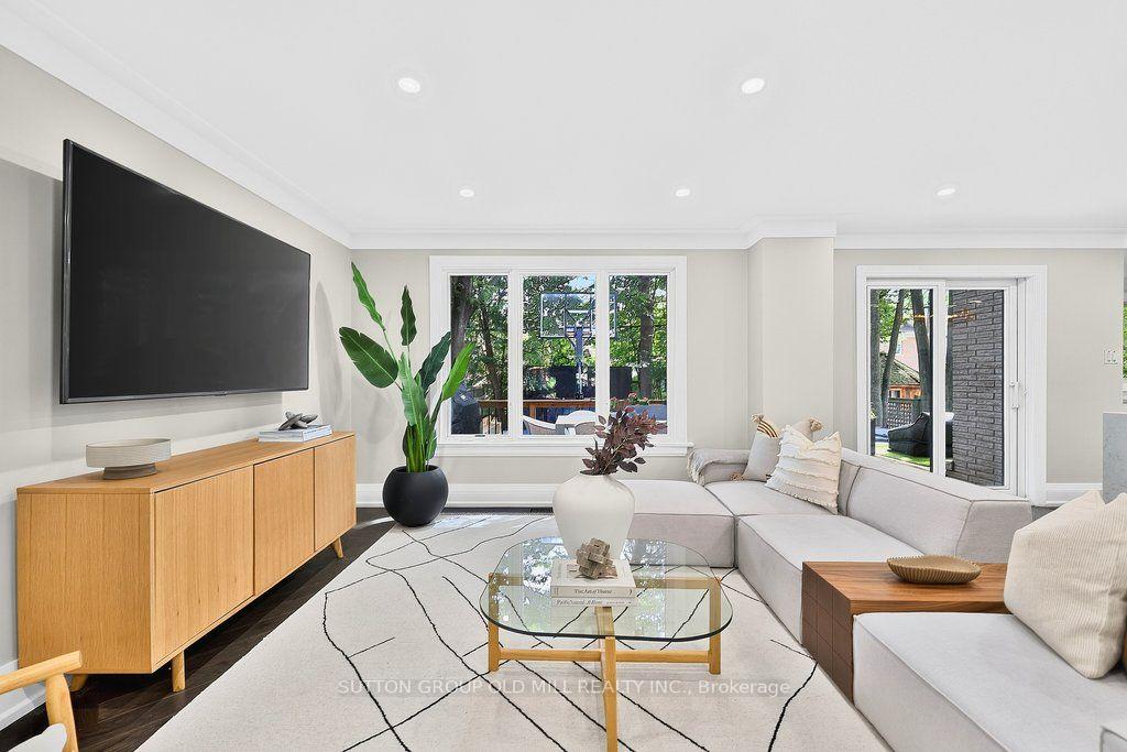 Photo 12 of 51 Princeton Road, Etobicoke, Kingsway South — HOMEH