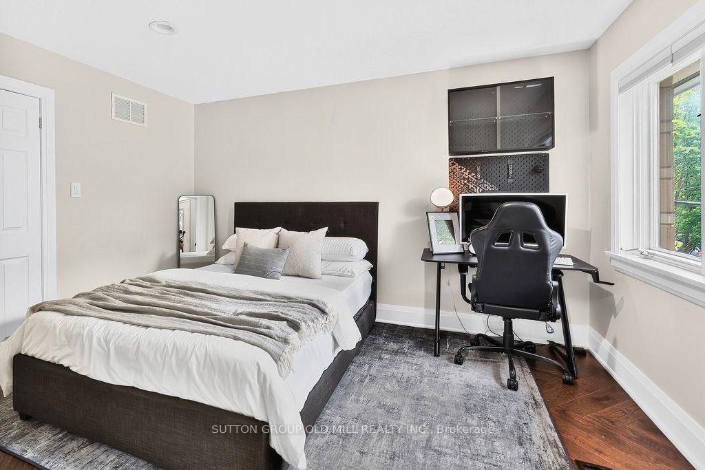 Photo 33 of 51 Princeton Road, Etobicoke, Kingsway South — HOMEH