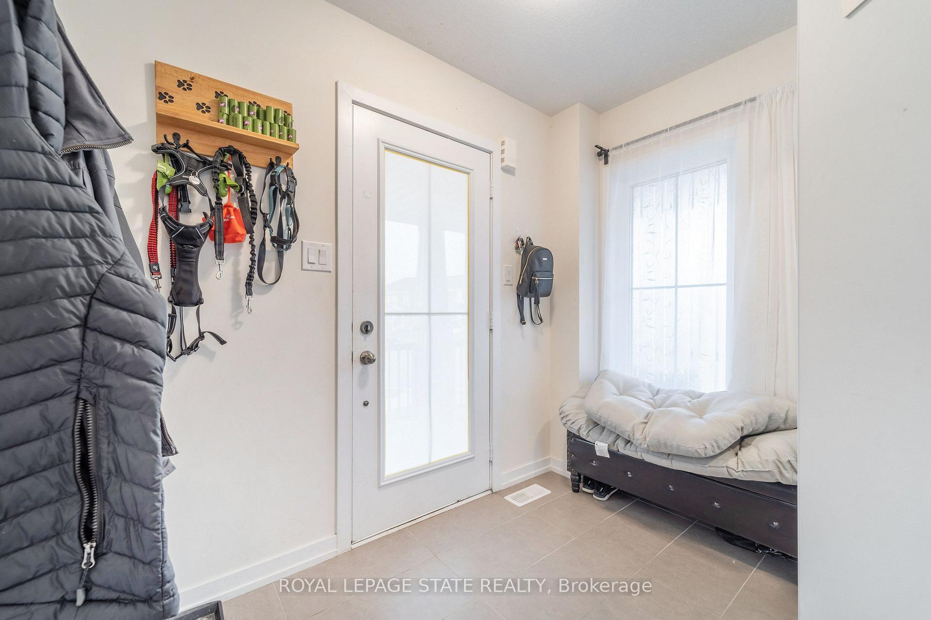 Photo 4 of 65 Prestwick Street, Hamilton, Stoney Creek Mountain — HOMEH