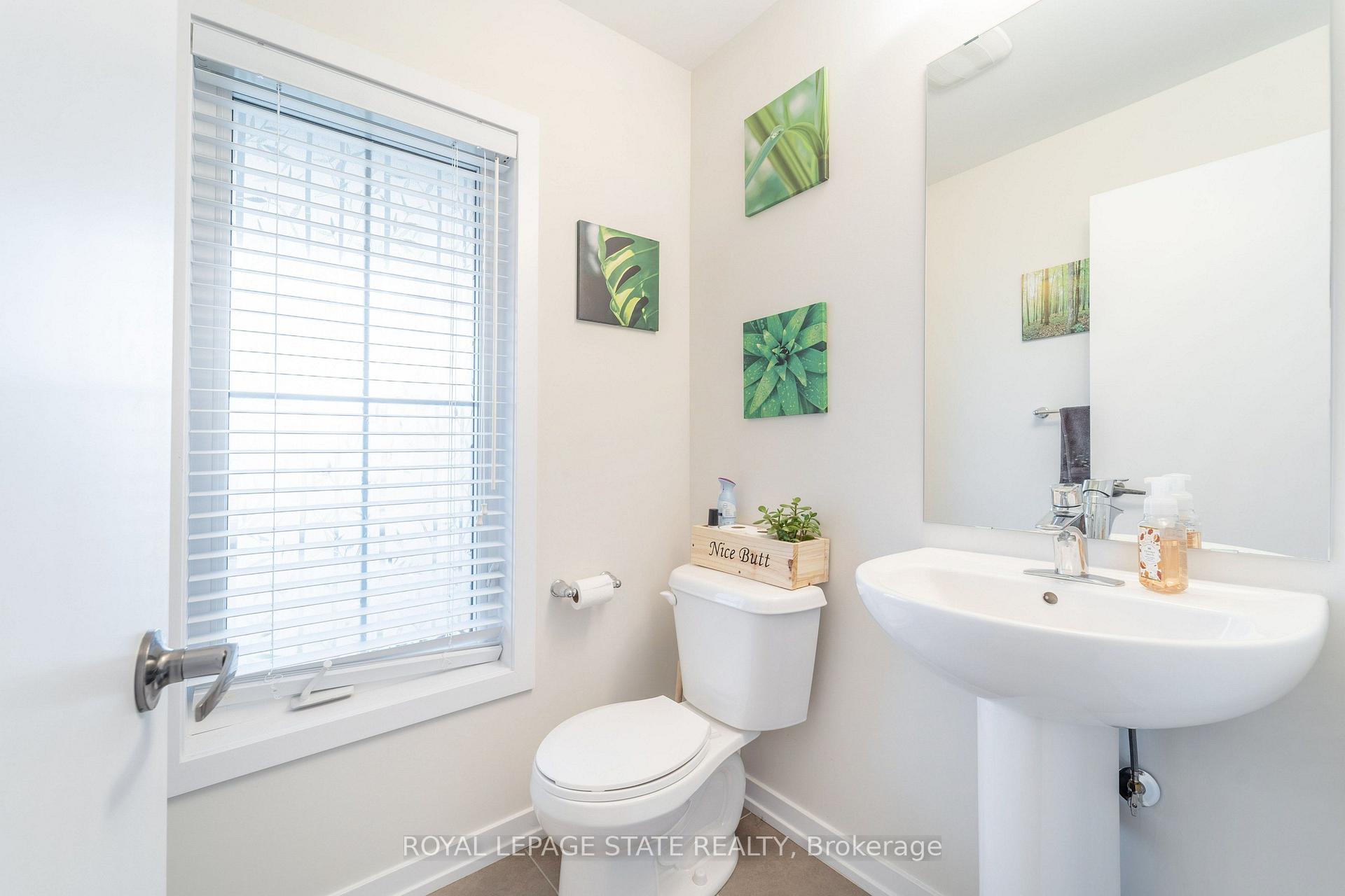 Photo 5 of 65 Prestwick Street, Hamilton, Stoney Creek Mountain — HOMEH