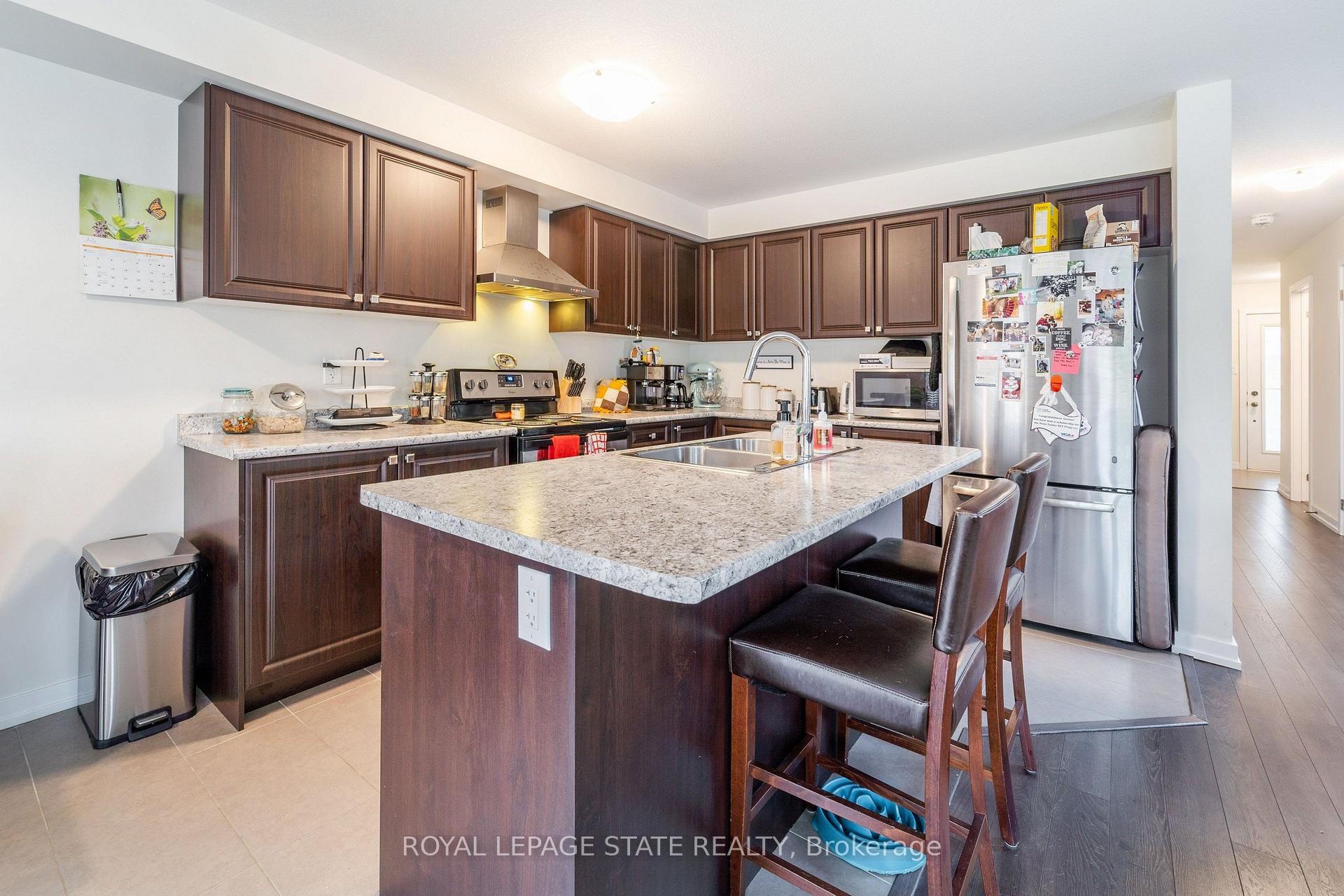 Photo 10 of 65 Prestwick Street, Hamilton, Stoney Creek Mountain — HOMEH