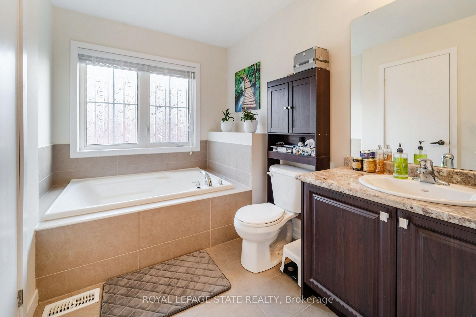 Photo 13 of 65 Prestwick Street, Hamilton, Stoney Creek Mountain — HOMEH