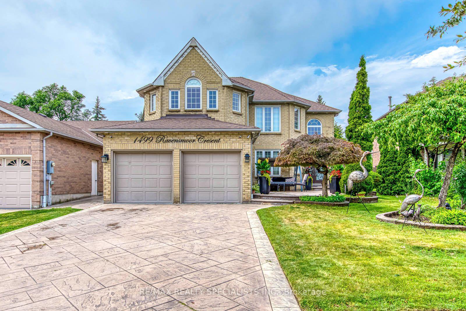 Photo 2 of 1499 Ravensmoor Crescent, Mississauga, East Credit — HOMEH