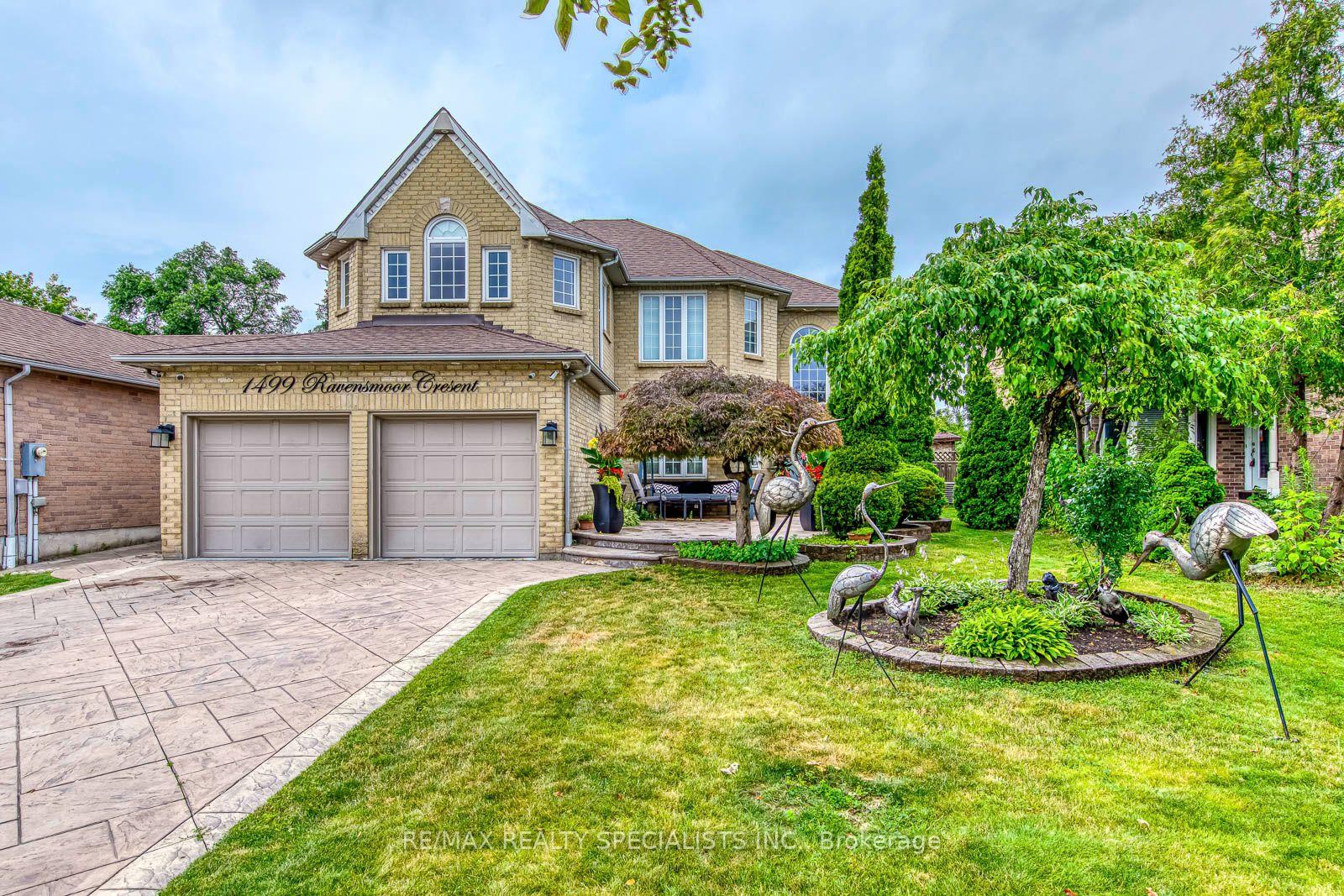 Photo 3 of 1499 Ravensmoor Crescent, Mississauga, East Credit — HOMEH