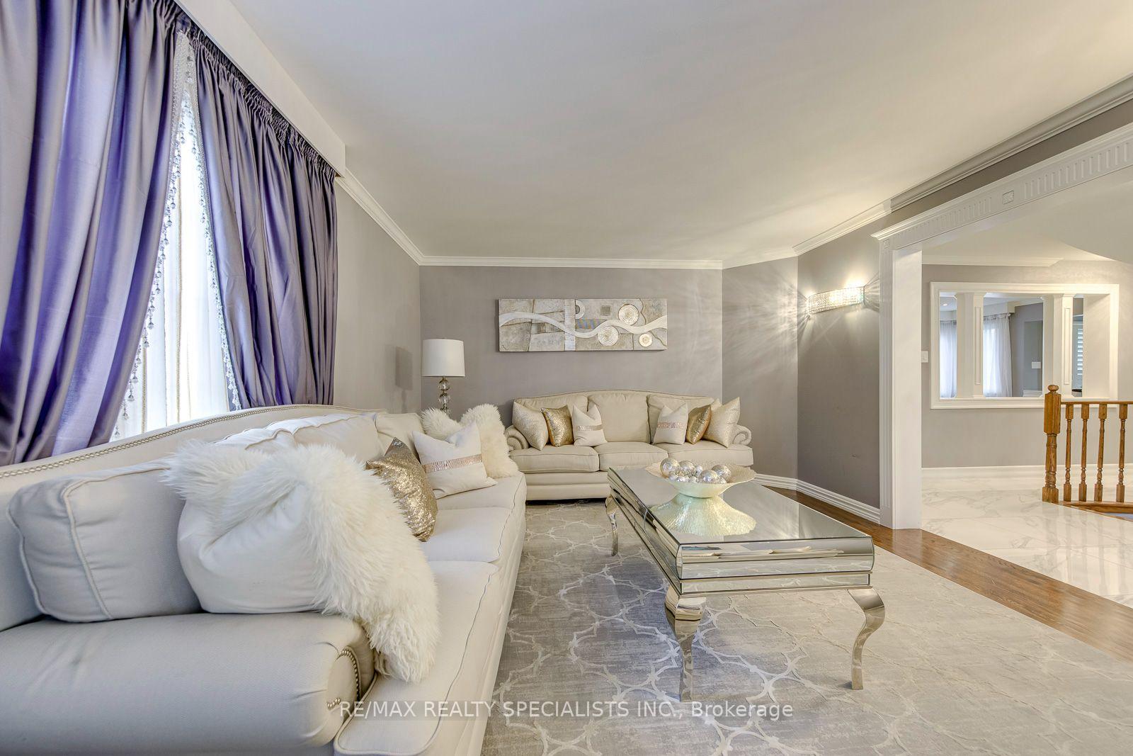 Photo 8 of 1499 Ravensmoor Crescent, Mississauga, East Credit — HOMEH