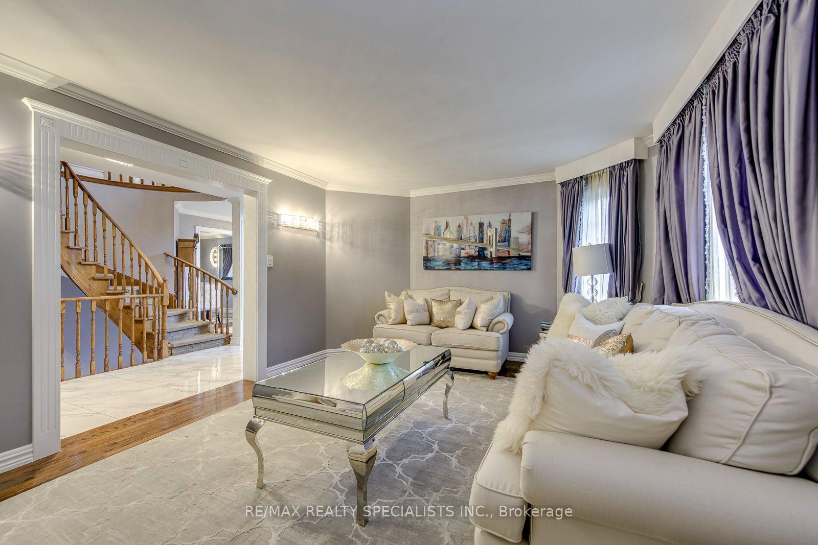Photo 9 of 1499 Ravensmoor Crescent, Mississauga, East Credit — HOMEH