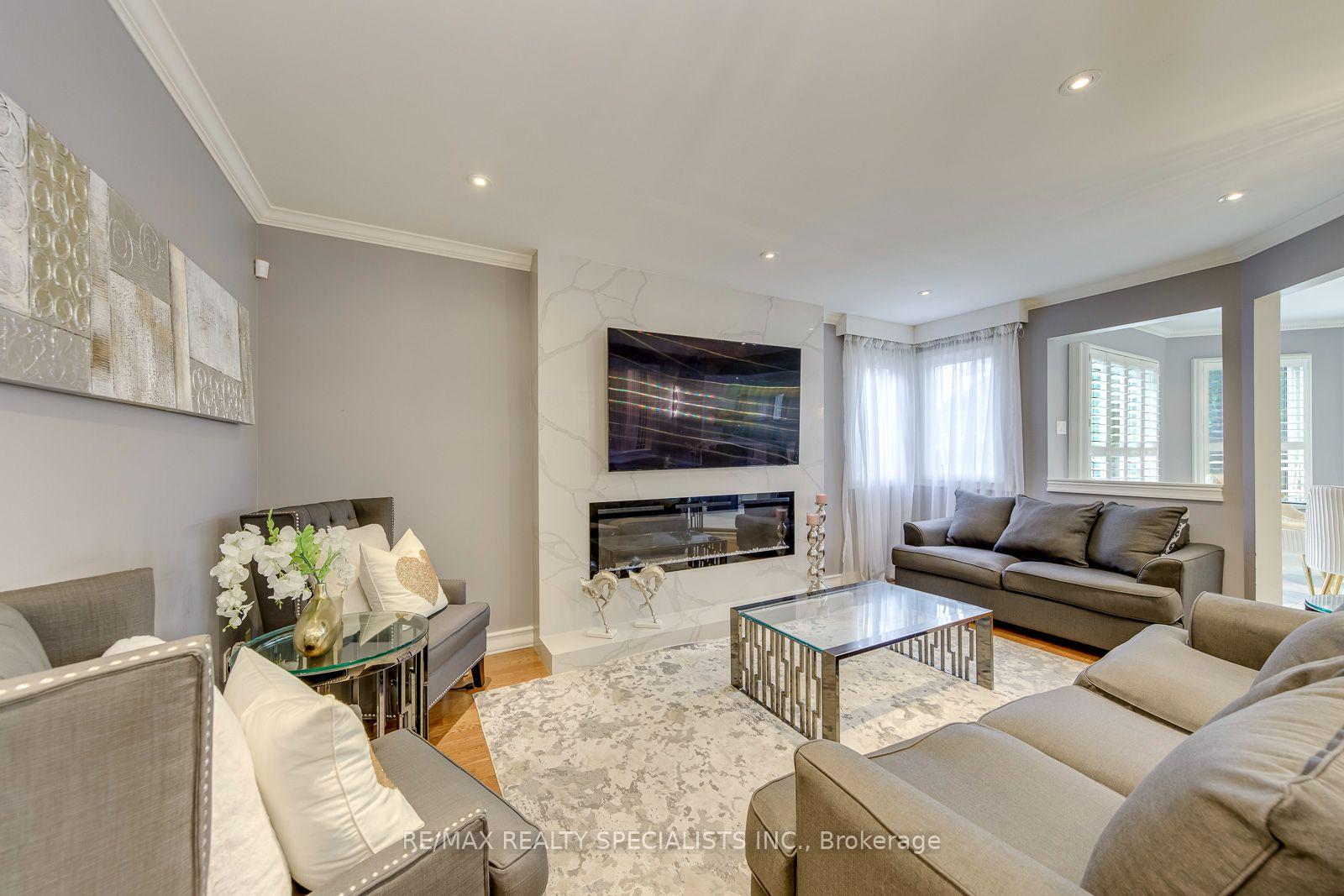 Photo 10 of 1499 Ravensmoor Crescent, Mississauga, East Credit — HOMEH