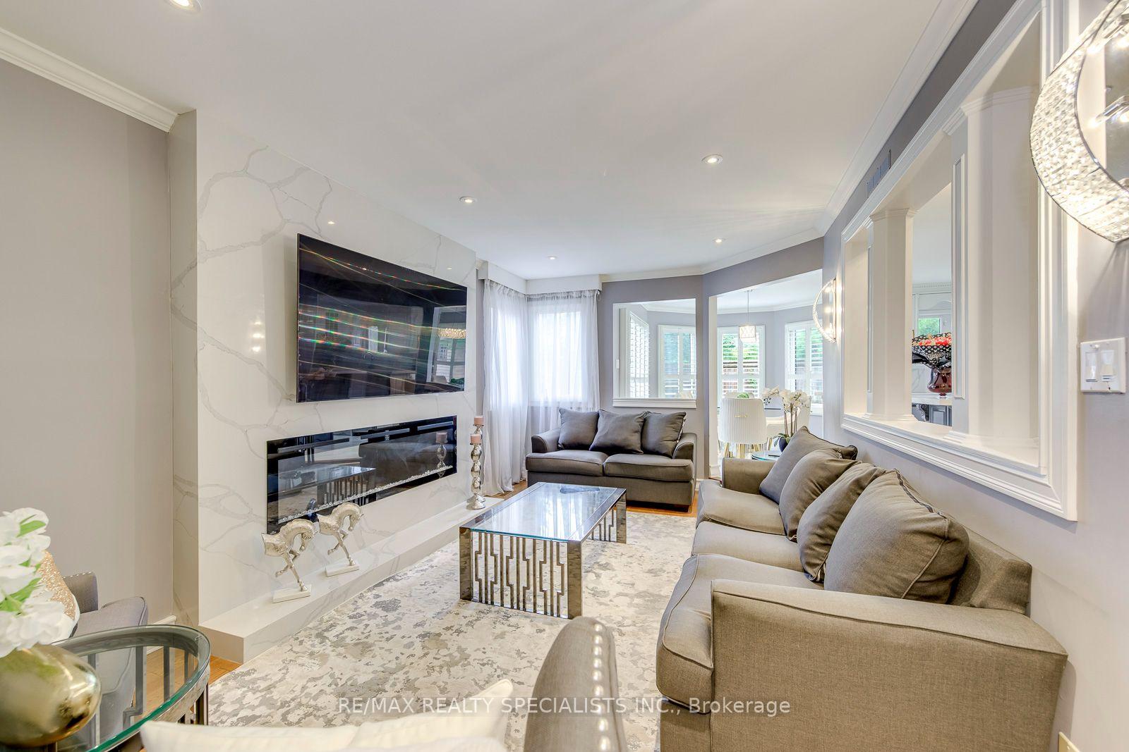 Photo 11 of 1499 Ravensmoor Crescent, Mississauga, East Credit — HOMEH