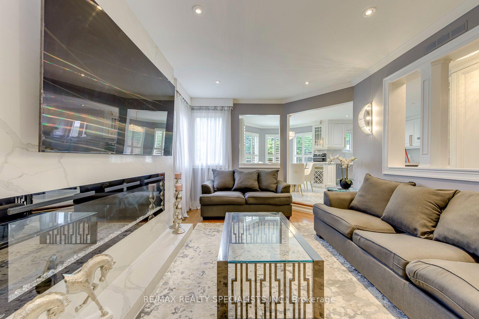 Photo 12 of 1499 Ravensmoor Crescent, Mississauga, East Credit — HOMEH