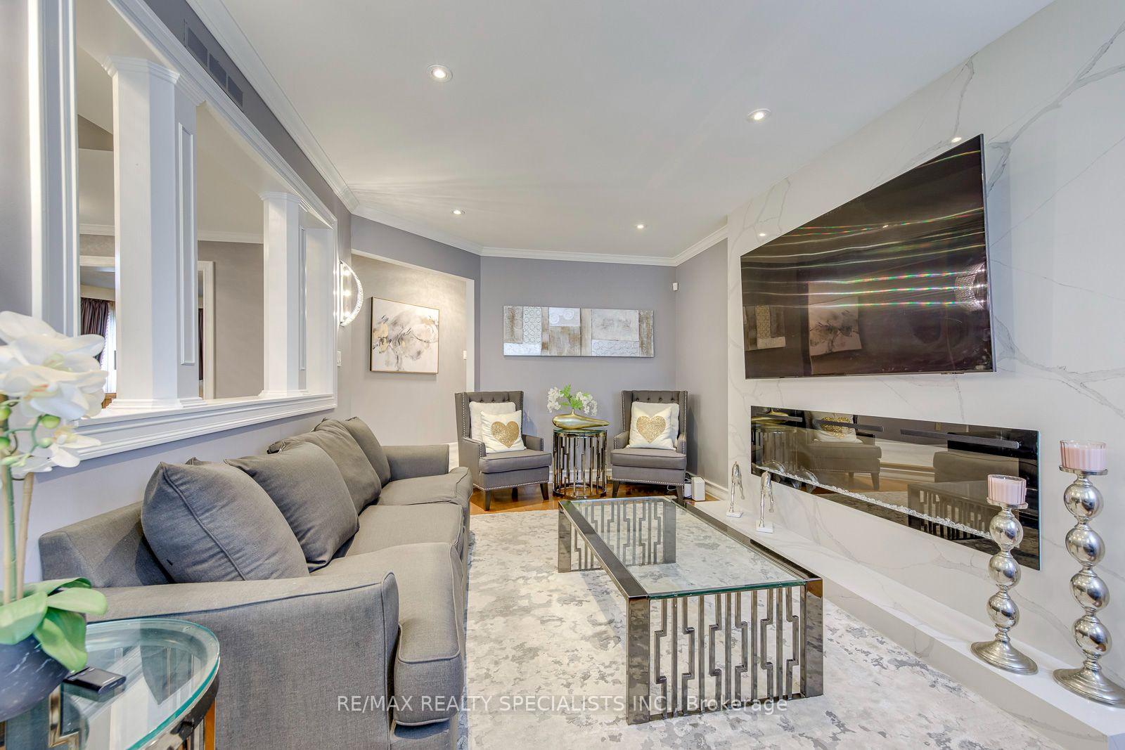 Photo 13 of 1499 Ravensmoor Crescent, Mississauga, East Credit — HOMEH