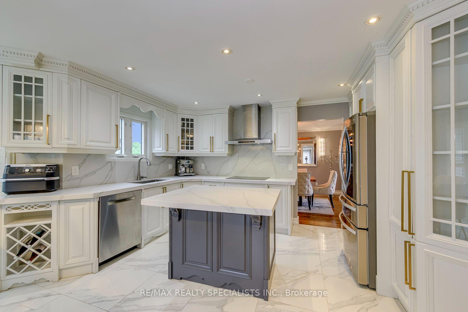Photo 15 of 1499 Ravensmoor Crescent, Mississauga, East Credit — HOMEH