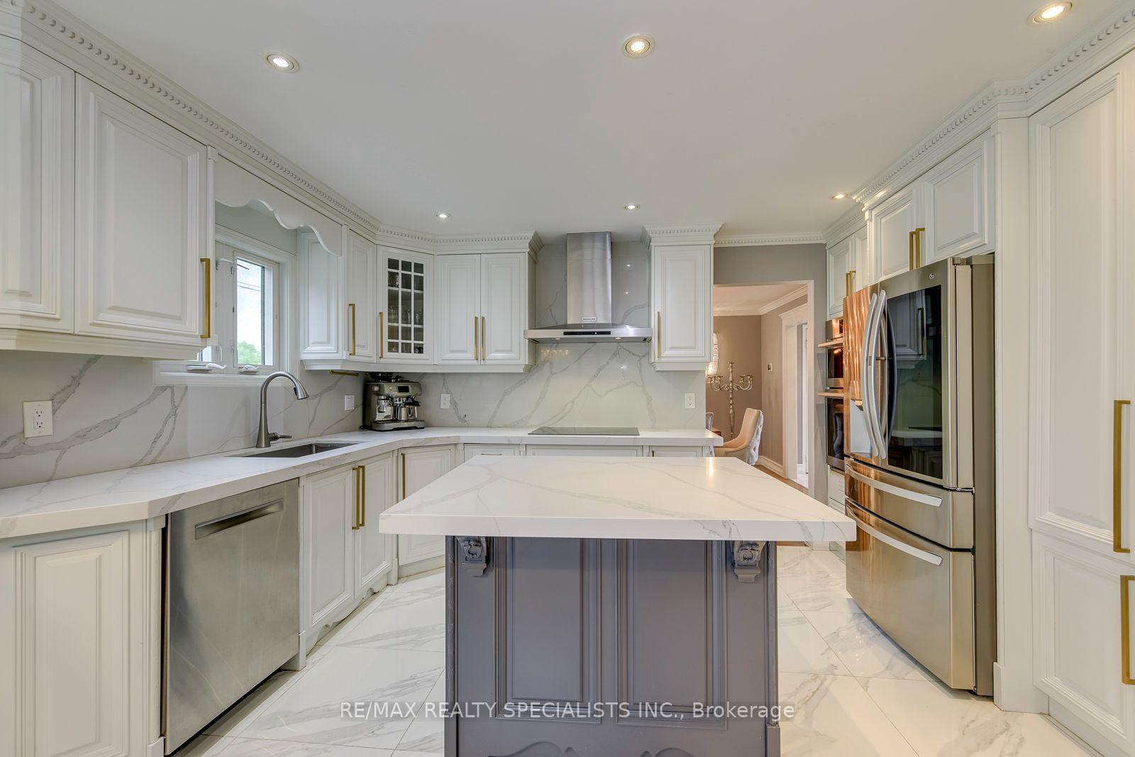 Photo 16 of 1499 Ravensmoor Crescent, Mississauga, East Credit — HOMEH