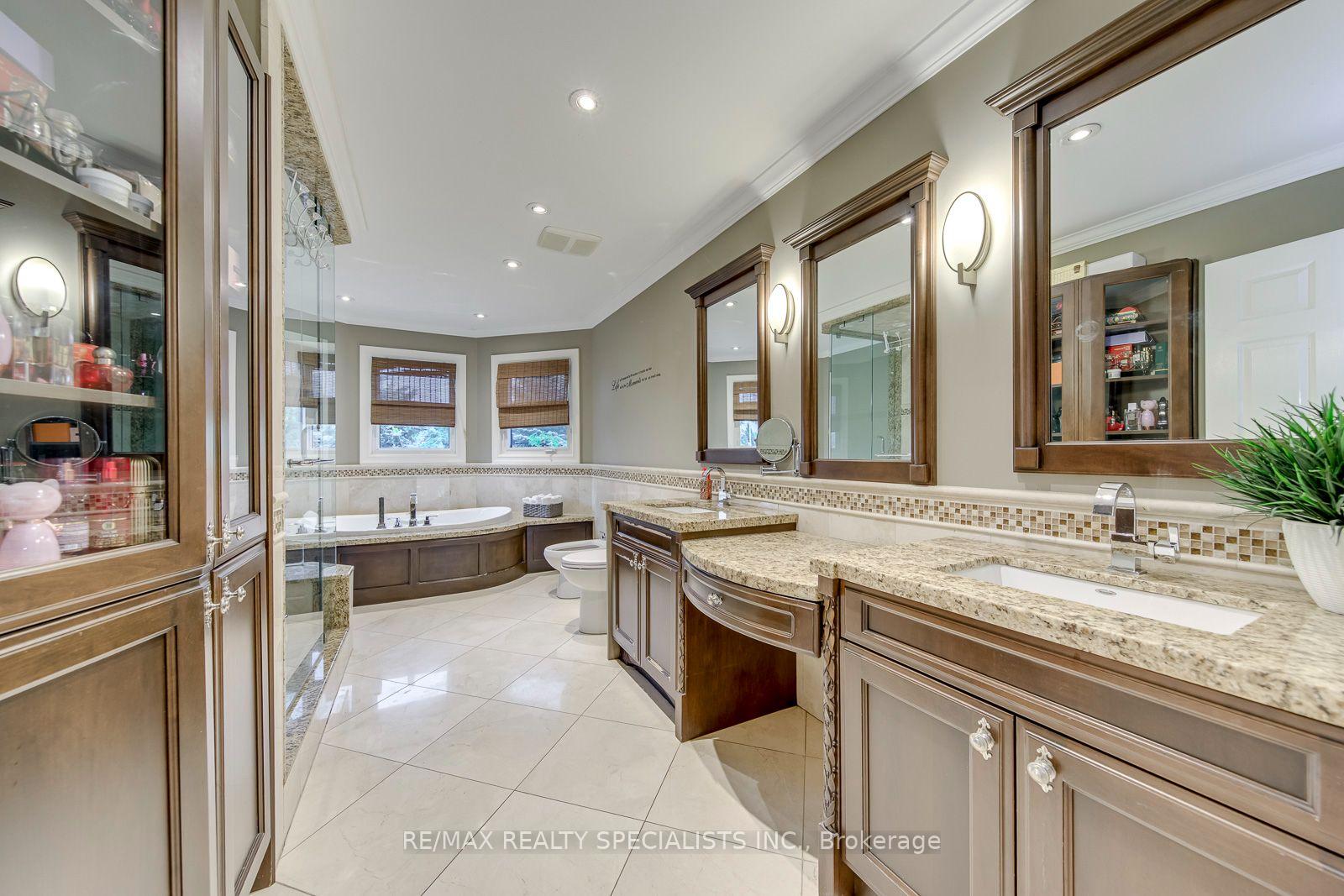 Photo 31 of 1499 Ravensmoor Crescent, Mississauga, East Credit — HOMEH