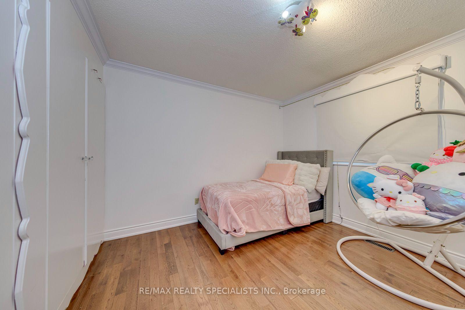 Photo 37 of 1499 Ravensmoor Crescent, Mississauga, East Credit — HOMEH