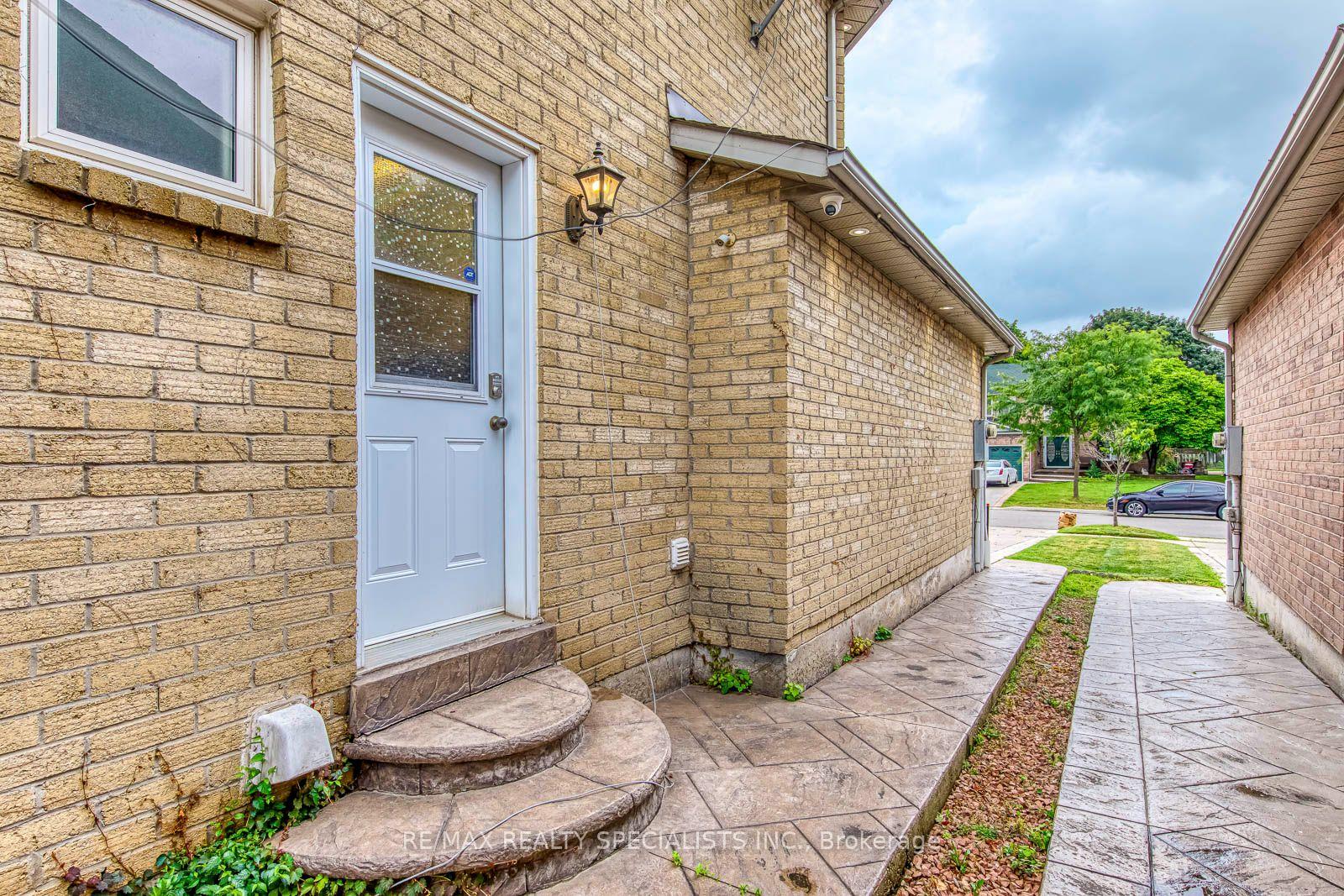 Photo 48 of 1499 Ravensmoor Crescent, Mississauga, East Credit — HOMEH