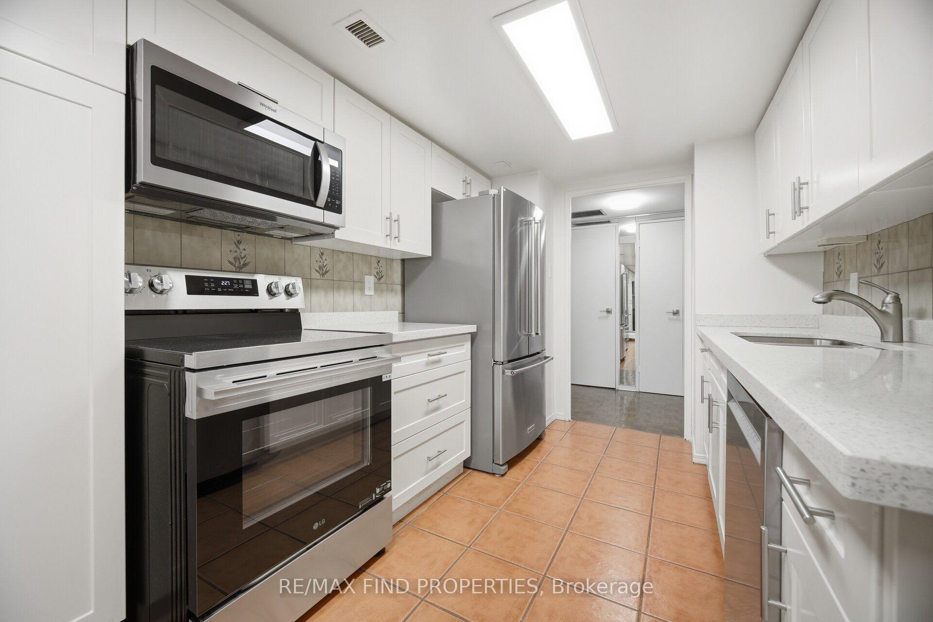 Photo 11 of Unit 901, 30 Wellington Street E, Toronto, Church-Yonge Corridor — HOMEH