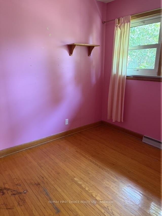 Photo 9 of 290 Hodder Avenue, Thunder Bay, Current River — HOMEH