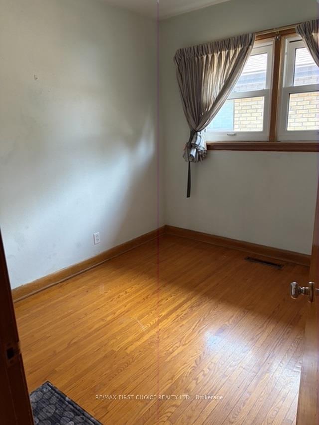 Photo 10 of 290 Hodder Avenue, Thunder Bay, Current River — HOMEH