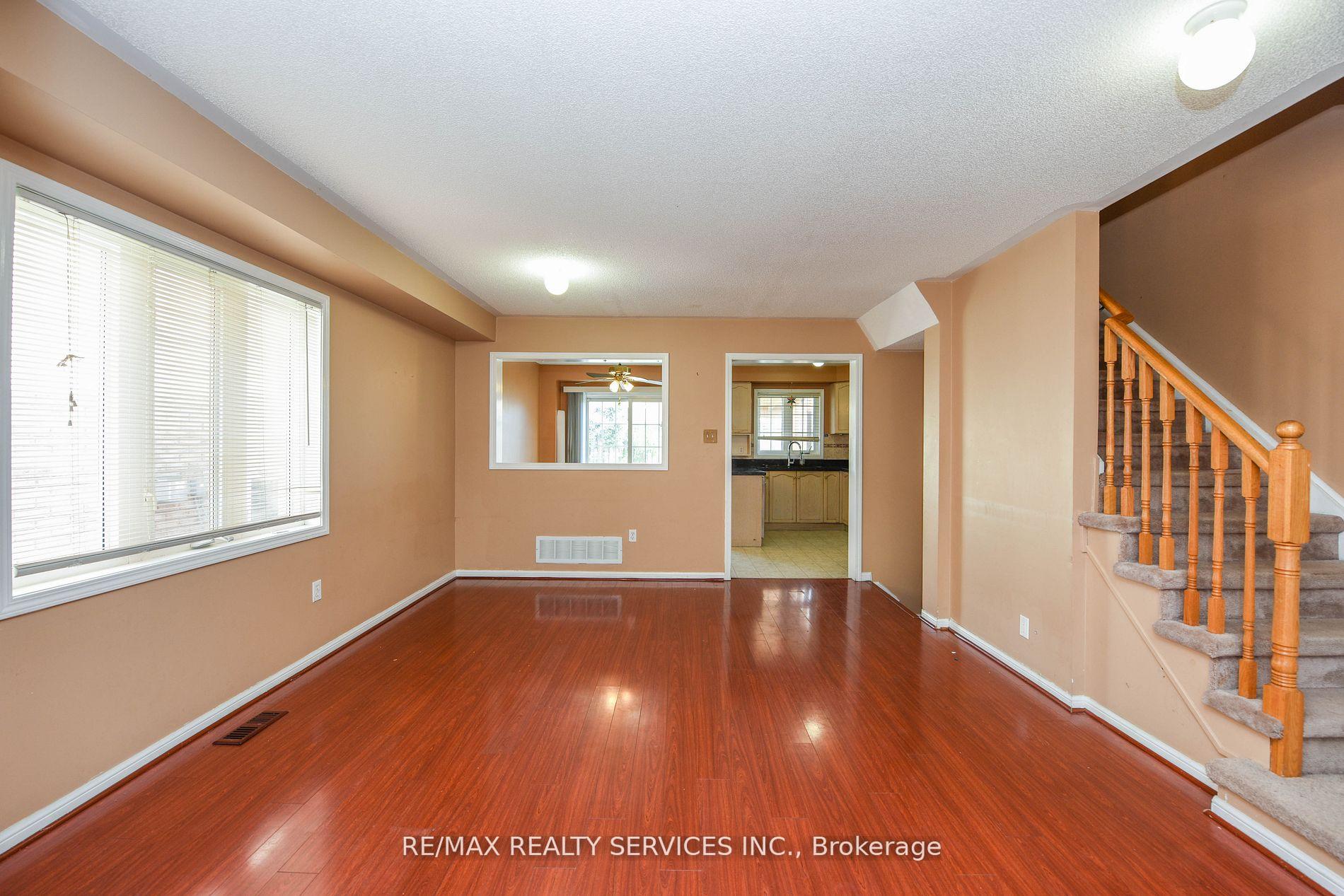 Photo 3 of Unit Upper, 172 Native Landing Crescent, Brampton, Fletcher's Creek Village — HOMEH