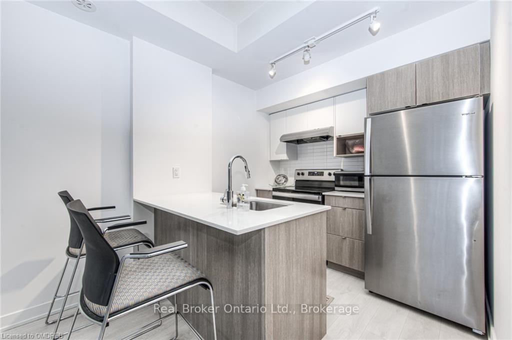 Photo 6 of Unit 109, 1135 Cooke Boulevard, Burlington, LaSalle — HOMEH
