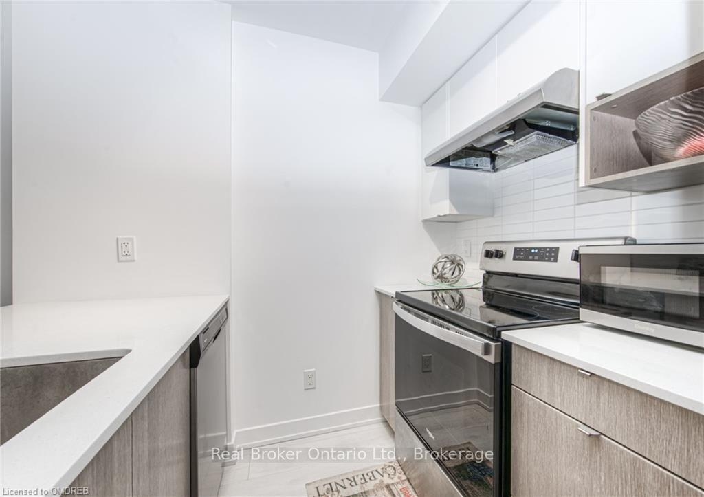 Photo 8 of Unit 109, 1135 Cooke Boulevard, Burlington, LaSalle — HOMEH
