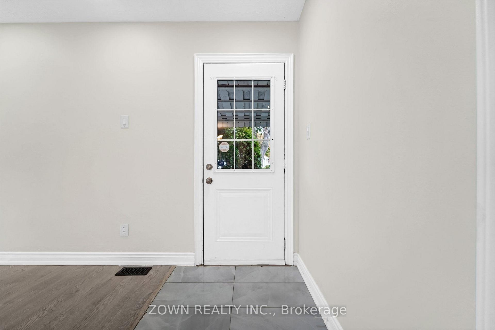 Photo 3 of Unit Main Level, 5866 Valley Way, Niagara Falls, Cherrywood — HOMEH