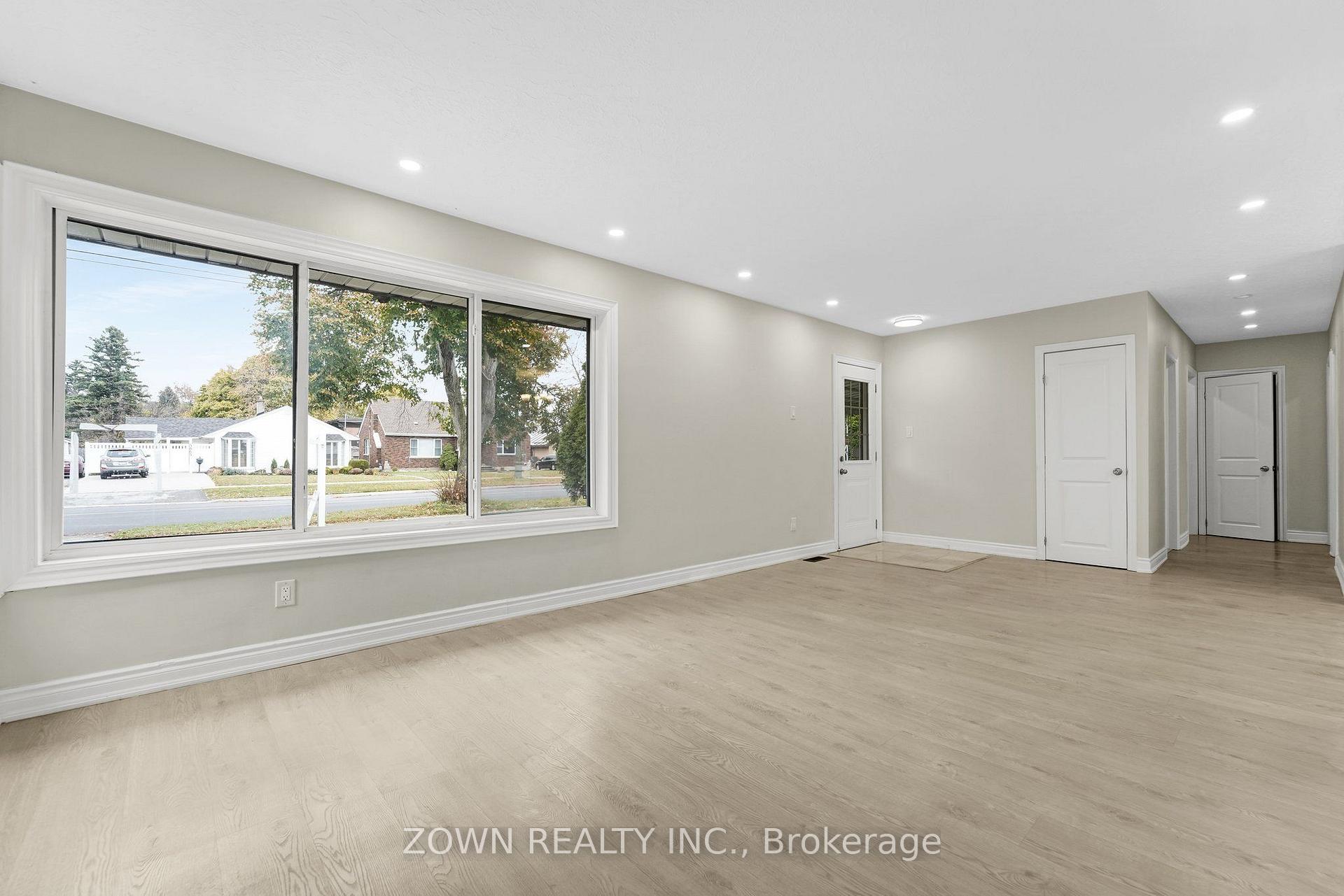 Photo 5 of Unit Main Level, 5866 Valley Way, Niagara Falls, Cherrywood — HOMEH
