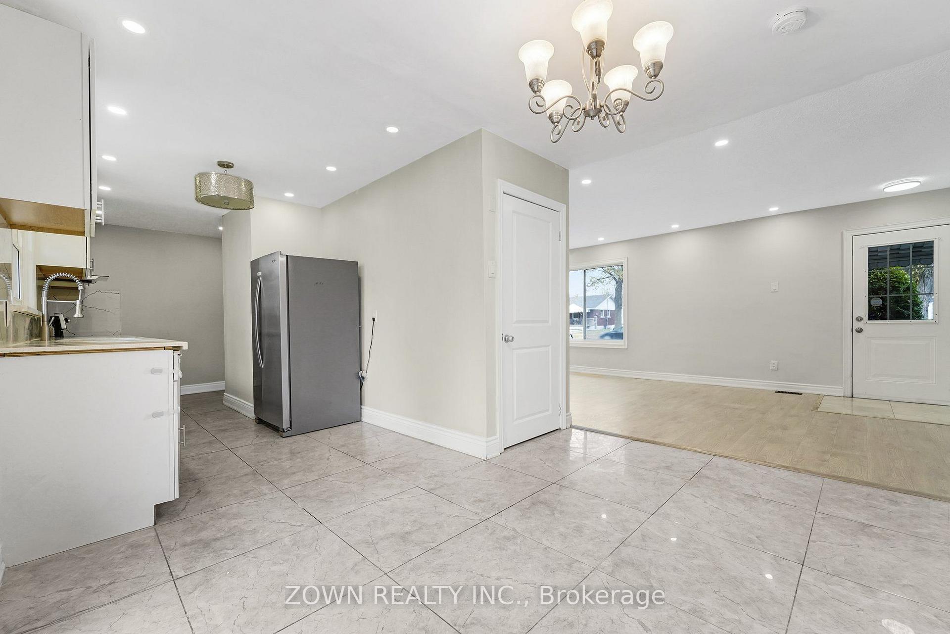 Photo 6 of Unit Main Level, 5866 Valley Way, Niagara Falls, Cherrywood — HOMEH
