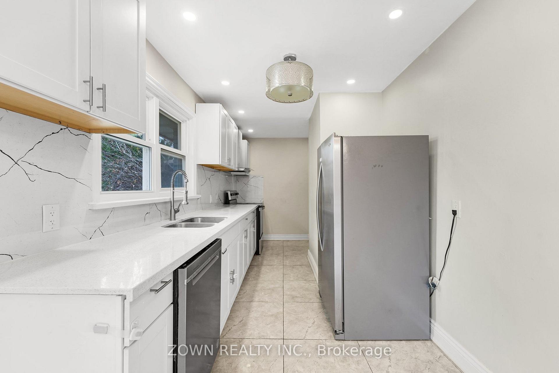 Photo 8 of Unit Main Level, 5866 Valley Way, Niagara Falls, Cherrywood — HOMEH