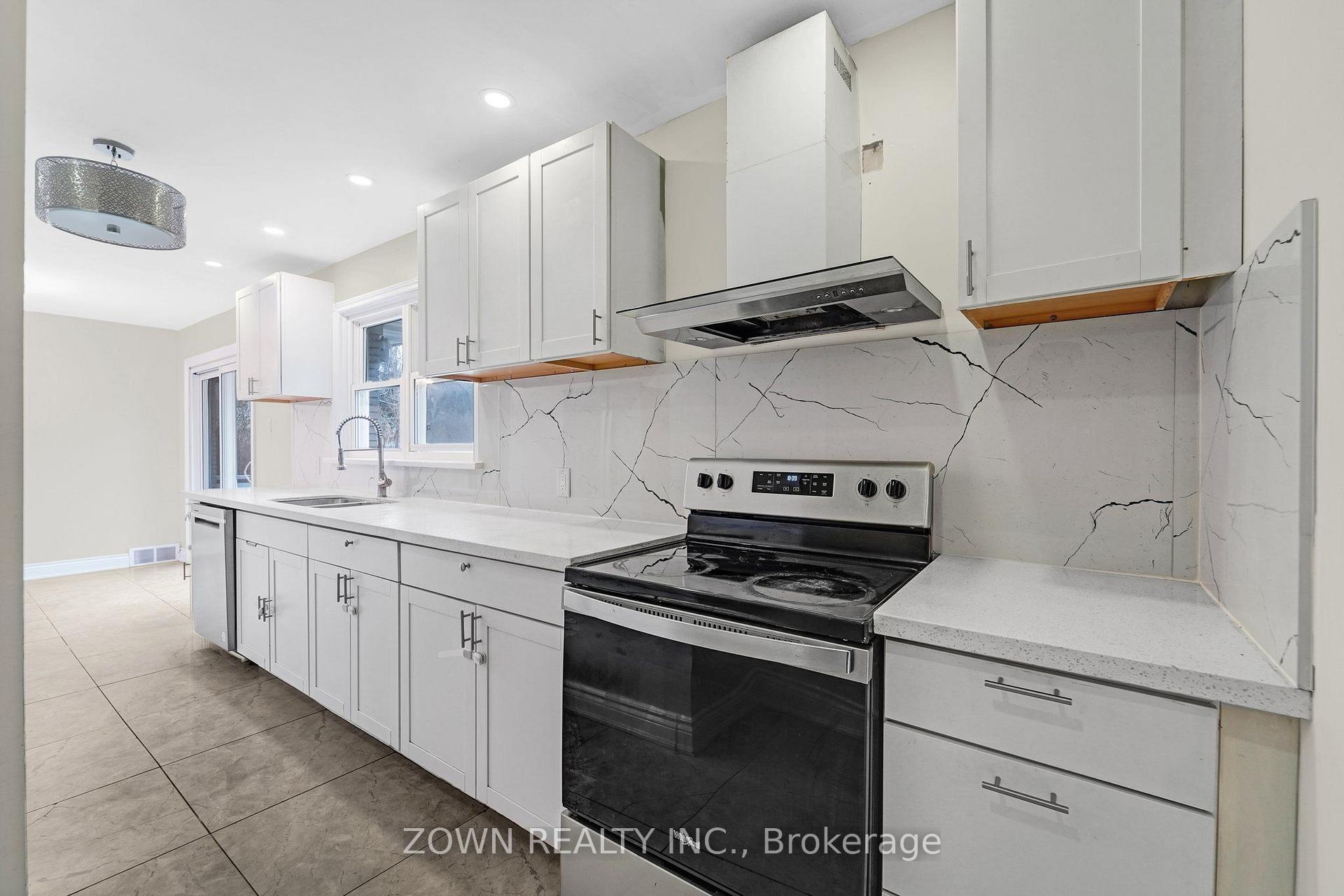 Photo 9 of Unit Main Level, 5866 Valley Way, Niagara Falls, Cherrywood — HOMEH