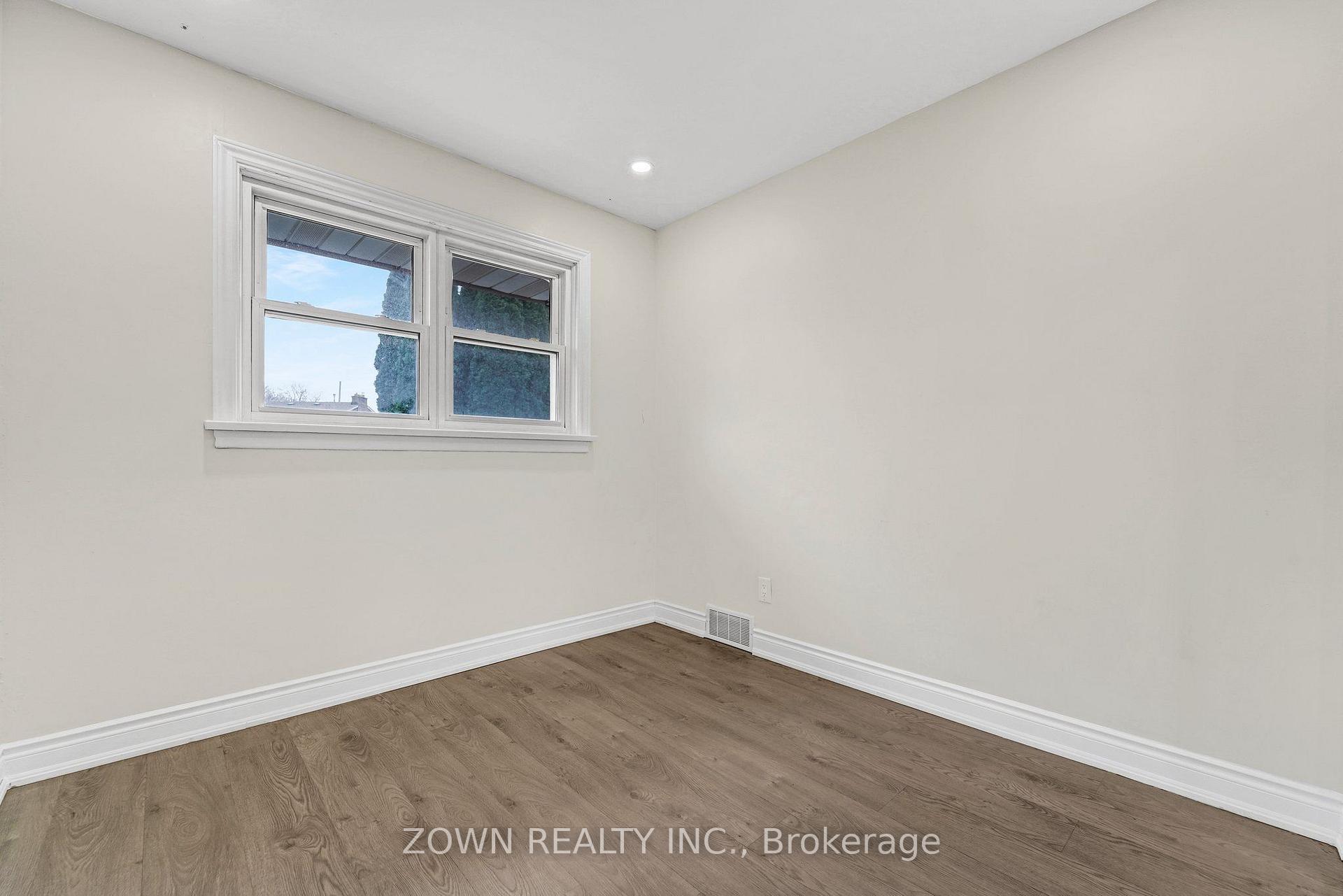 Photo 11 of Unit Main Level, 5866 Valley Way, Niagara Falls, Cherrywood — HOMEH