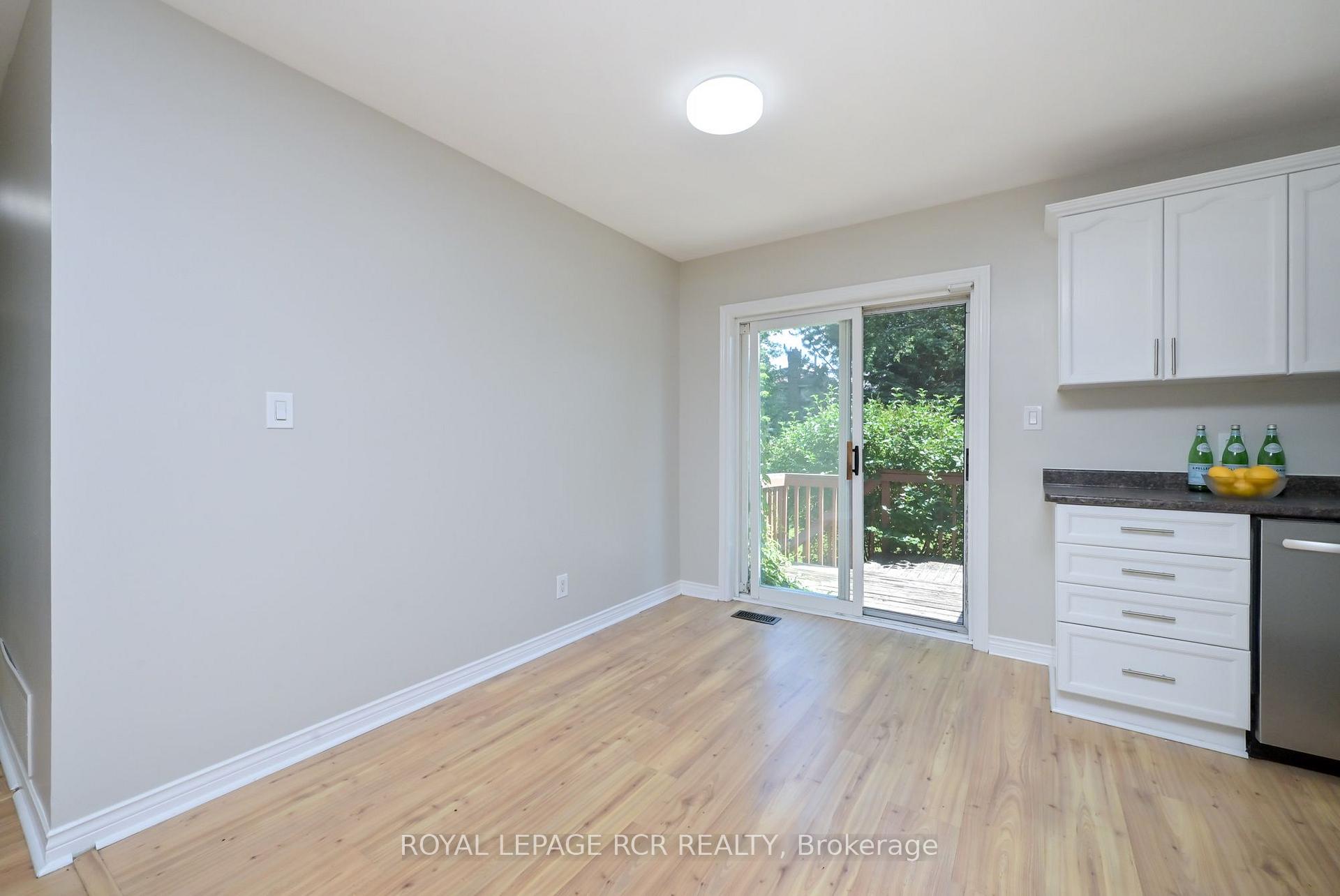 Photo 10 of 31 English Drive, New Tecumseth, Beeton — HOMEH