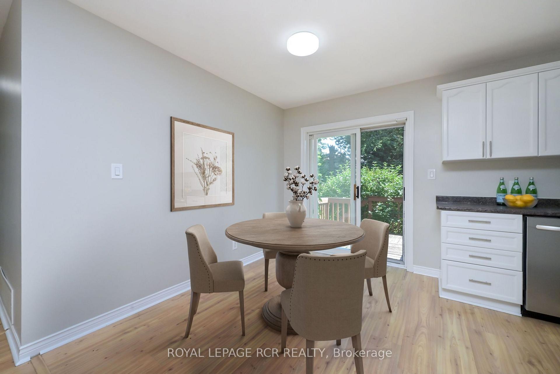 Photo 11 of 31 English Drive, New Tecumseth, Beeton — HOMEH