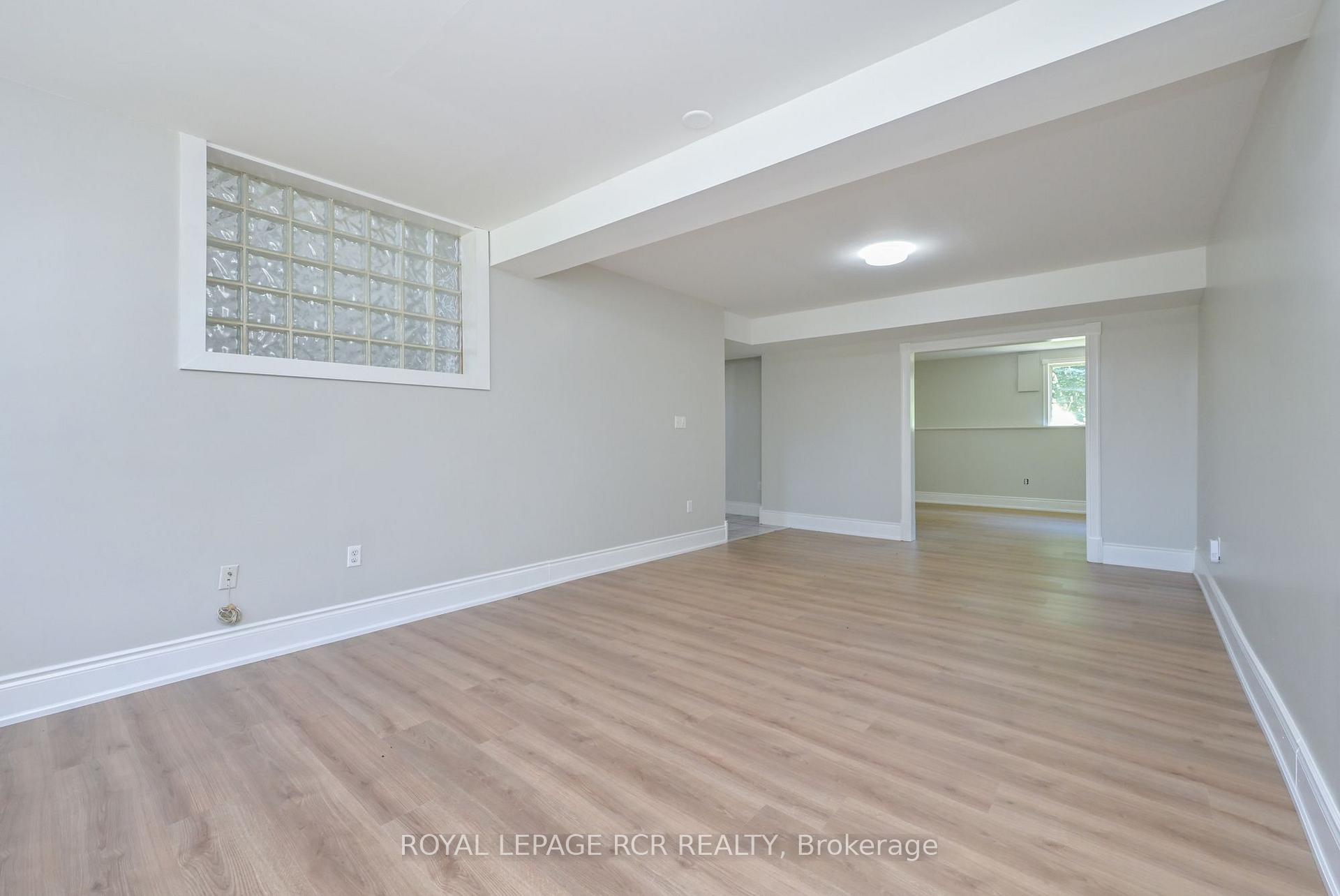 Photo 33 of 31 English Drive, New Tecumseth, Beeton — HOMEH