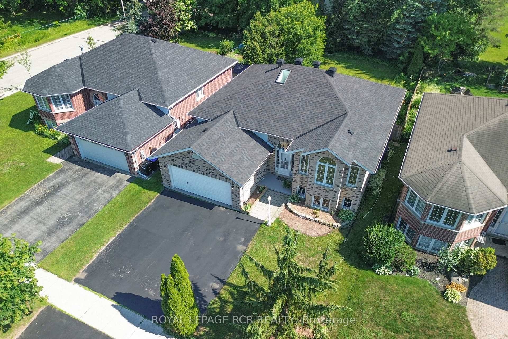 Photo 44 of 31 English Drive, New Tecumseth, Beeton — HOMEH