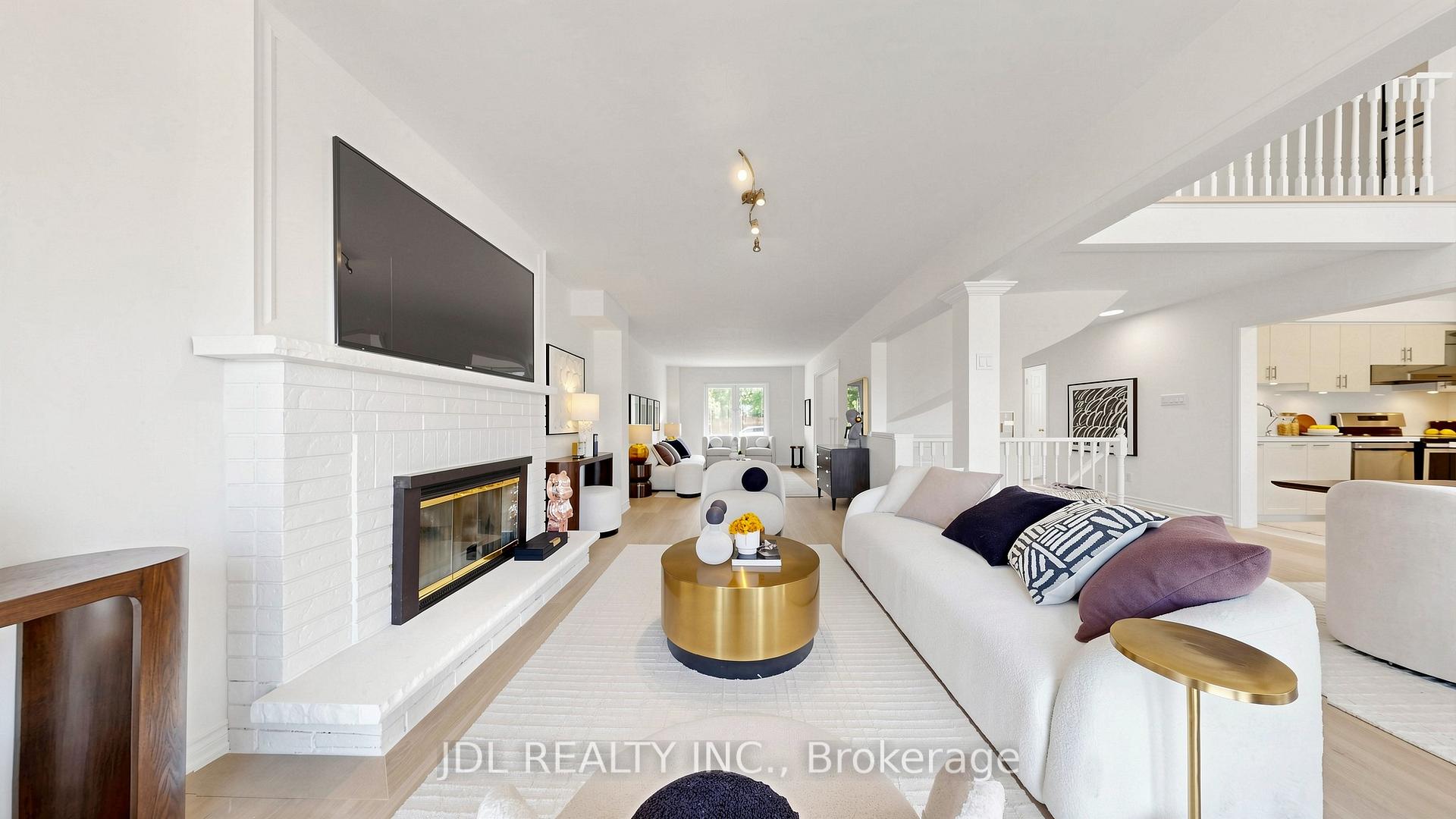 Photo 8 of 36 Chartwell Crescent, Georgina, Keswick North — HOMEH
