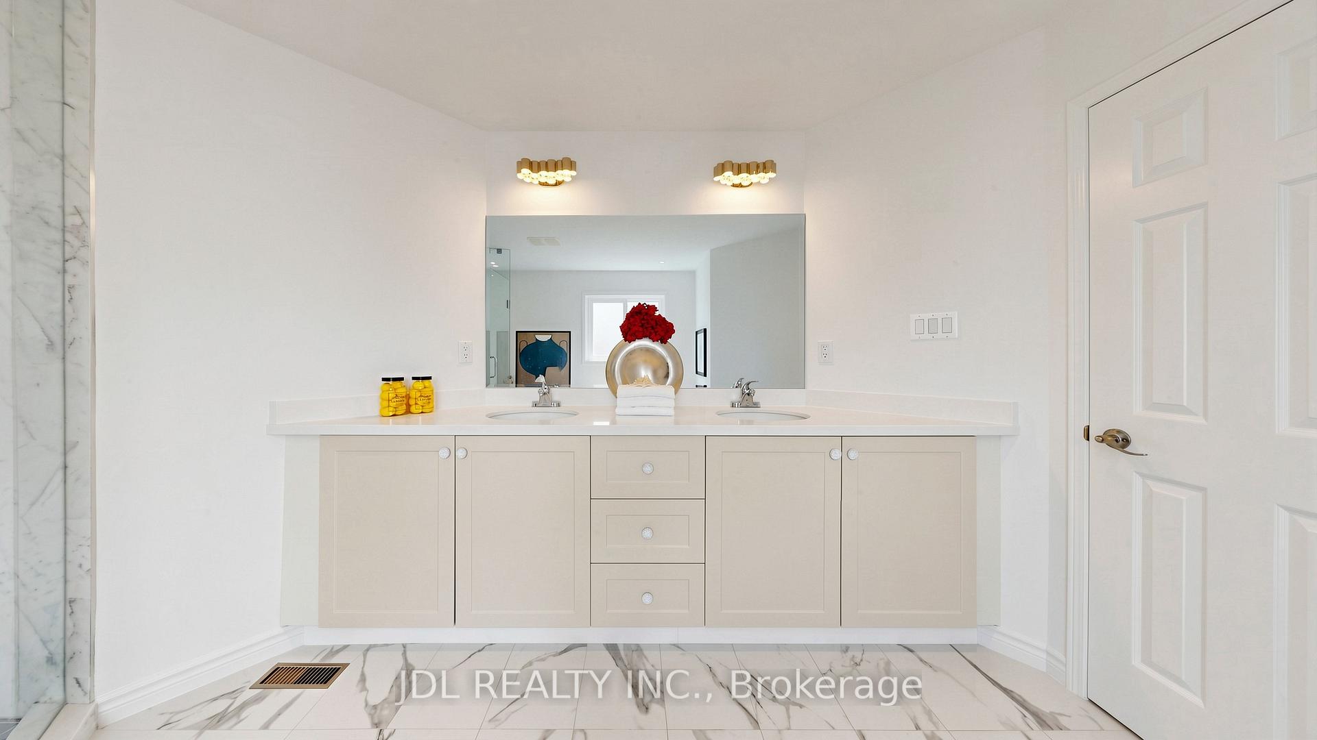 Photo 18 of 36 Chartwell Crescent, Georgina, Keswick North — HOMEH