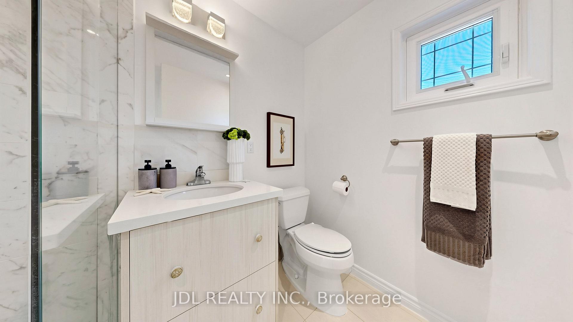 Photo 22 of 36 Chartwell Crescent, Georgina, Keswick North — HOMEH
