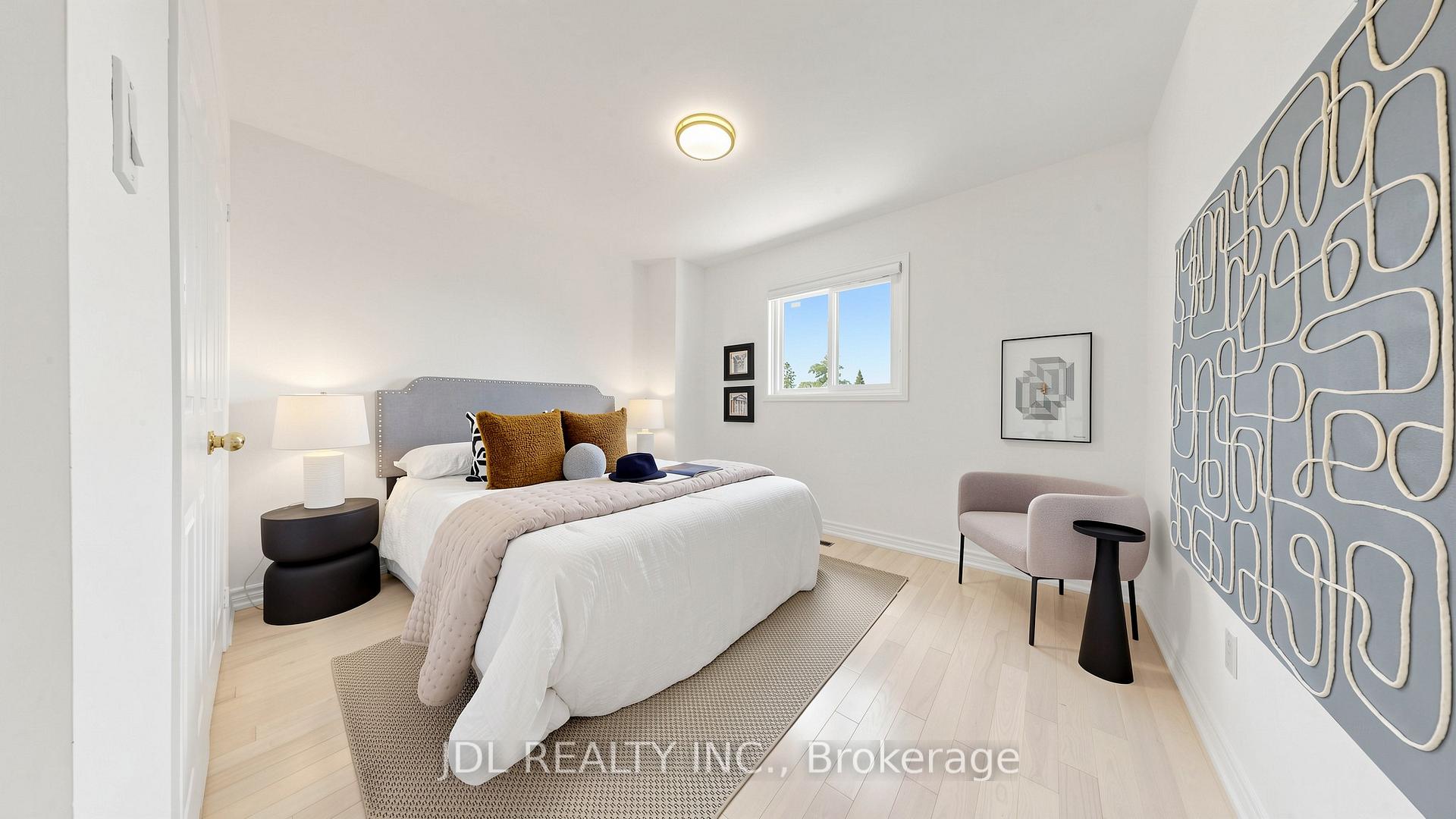 Photo 23 of 36 Chartwell Crescent, Georgina, Keswick North — HOMEH