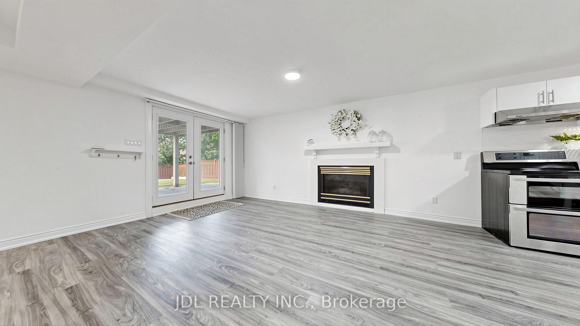 Photo 26 of 36 Chartwell Crescent, Georgina, Keswick North — HOMEH