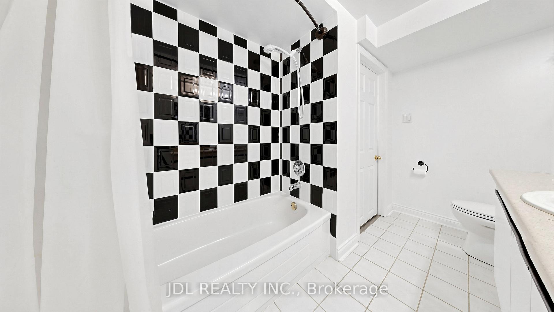 Photo 29 of 36 Chartwell Crescent, Georgina, Keswick North — HOMEH