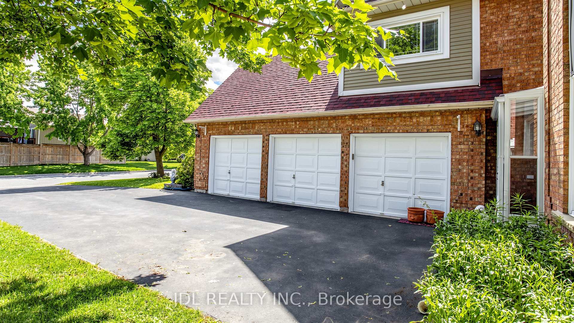 Photo 31 of 36 Chartwell Crescent, Georgina, Keswick North — HOMEH