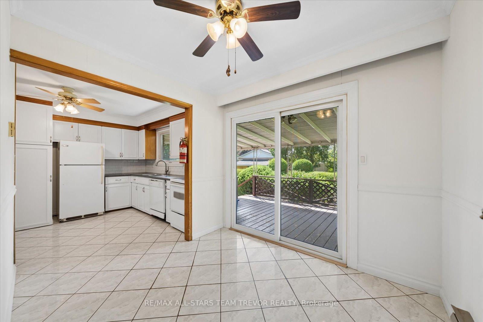 Photo 12 of 18 Garrett Drive, Georgina, Sutton & Jackson's Point — HOMEH